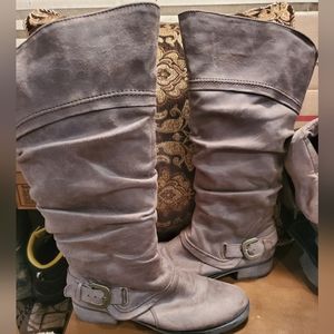 BareTrap boots